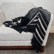 Load image into Gallery viewer, Handmade Chunky Black Alpaca Throw