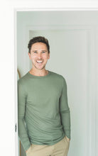 Load image into Gallery viewer, Men&#39;s Merino Crew, Lichen
